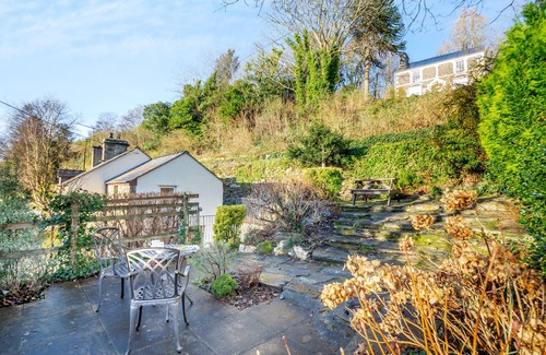 Penrhyndeudraeth House | 2 Efail Wen - Two Bedroom House, Sleeps 4
