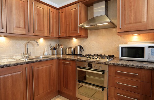 Dartmouth Cottage | 2 EMBANKMENT HOUSE, family friendly in Dartmouth