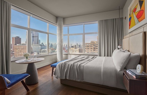 SoHo Hotel | 2 Family-friendly Horizon Suites at ModernHaus SoHo, Rooftop Pool, Pets Allowed!