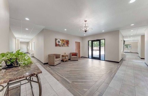 Eastside Promise Neighborhood Hotel | 2 Family-Friendly Rooms Near DT Entertainment Venues w/Free Breakfast