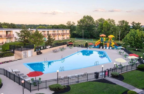 Harrisburg - Hershey House | 2 Family-Friendly Units w/Pools – 10 Min to Hersheypark Excitement!