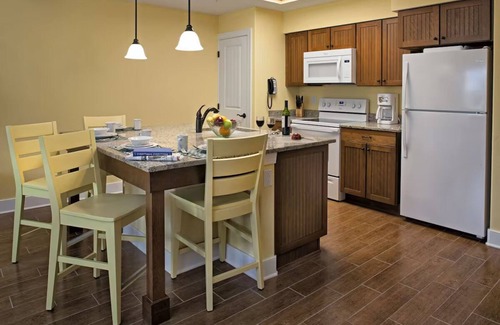 Palmetto Dunes Hotel | 2 Family Suites by the Lazy River – Great for Scenic Views and Relaxing Moments