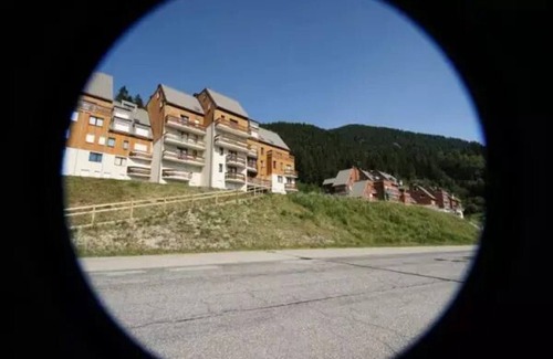 Le Pleynet Apartment | 2 FIELDS 5 FIELDS