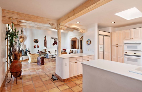 Quail Run House | 2 Fireplaces | Golf Course Views | Private Patio | Free Parking | Free Wifi | Tennis & Pool