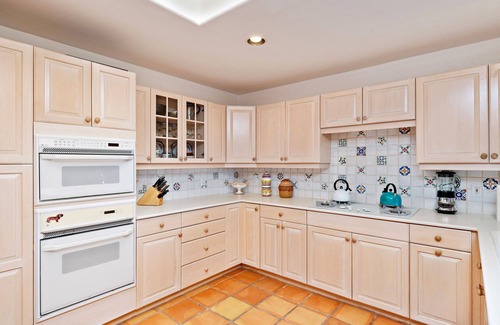 Quail Run House | 2 Fireplaces | Golf Course Views | Private Patio | Free Parking | Free Wifi | Tennis & Pool