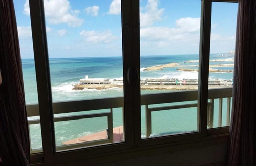 Ar-Raml 1 Apartment | 2 Gleem SeaView