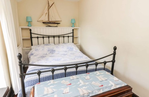 Burry Port Cottage | 2 GRAIG COTTAGES, pet friendly, with open fire in Burry Port