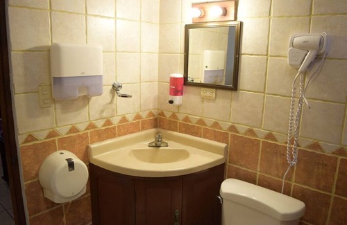 San Pedro Hotel | 2 guest Room at Centric Hotel