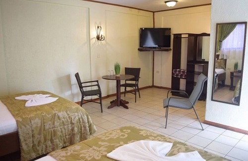 San Pedro Hotel | 2 guest Room at Centric Hotel