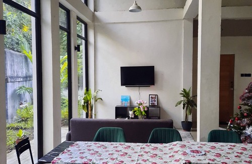 Zamboanga House | 2 Guests - Pet Friendly House - Zamboanga Hideaway
