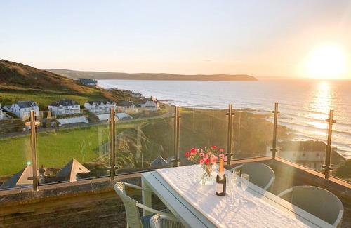 Mortehoe Cottage | 2 Gull Rock, sleeps 4 sea views