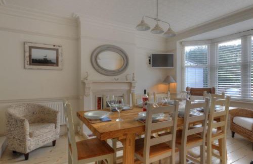 Lyme Regis House | 2 Hadleigh Villas