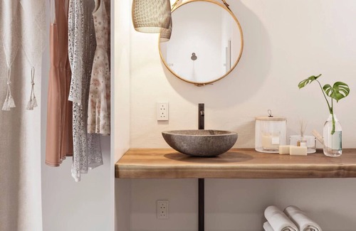 Montauk Hotel | 2 Hero Double, Hero Beach Club, Family Friendly, Steps from Fort Pond