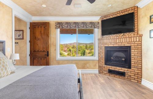 Temecula House | 2 Homes in Bella Vista Rd by AvantStay Sleeps 8 Vineyard Views Patios Fireplace in Temecula Wine Trail