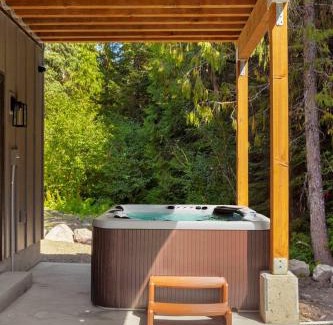 Government Camp House | 2 Homes Sleeps 22 Sauna Hot Tub Fire Pit