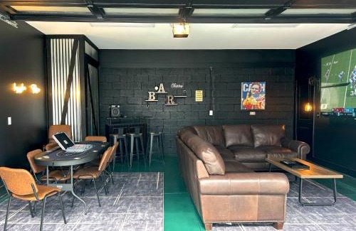 Katie Hill Neighborhood House | 2 Hot Tubs Karaoke Game Room Downtown Nashville