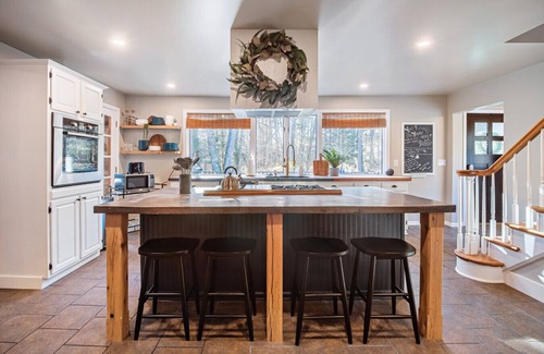 Hawley Cabin | 2 Houses, 22+Guests, 2 Hot Tubs, Renovated, Groups & Events Welcome, Firepit