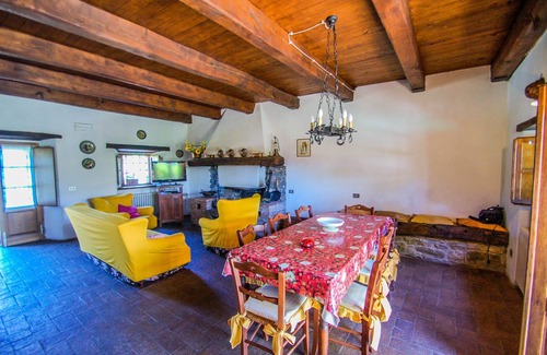 Villa Collemandina House | 2 houses with each own pool 60 kms northern Lucca for up to 18 persons