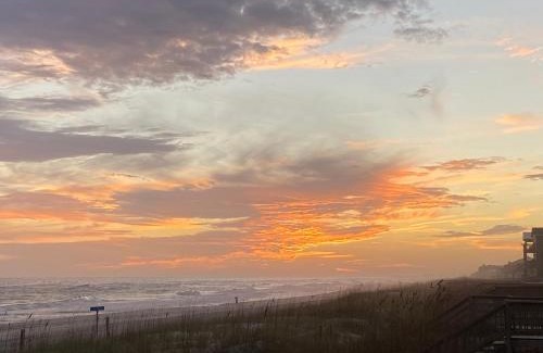 Emerald Isle House | 2 if by Sea- East Unit