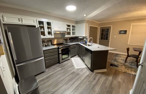 Fayetteville House | 2 King Bedrooms, 2.5 Bathrooms, 1,600 sqft Home