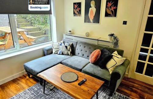 Holbeck House | 2 Large Bedroom House By Homebird Property Management Short Lets & Serviced Accommodation Leeds With Private Parking & Garden