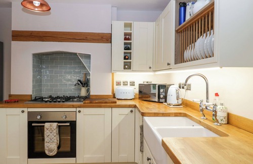 Moreton House | 2 LOXTER VILLAS, pet friendly, character holiday cottage in Ledbury