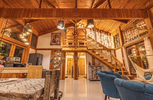 Jaco Villa | 2 Magical Tropical Villas with Pool 5 min from Jaco Beach, up to 23 guests