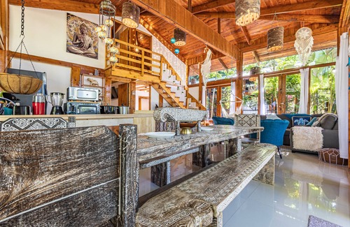Jaco Villa | 2 Magical Tropical Villas with Pool 5 min from Jaco Beach, up to 23 guests
