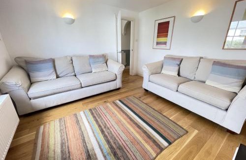 St Ives House | 2 Meadow Villas