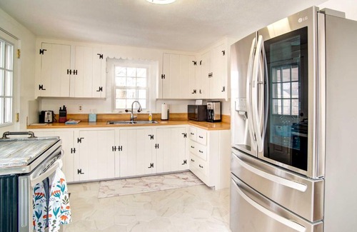 Hyannis House | 2 Mi to Beach Coastal Retreat in Hyannis!
