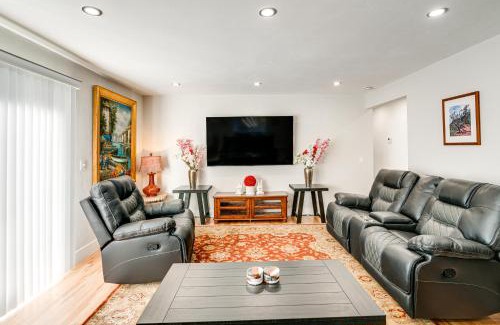 Del Rey Oaks House | 2 Mi to Beach Home with Patio in Del Rey Oaks!