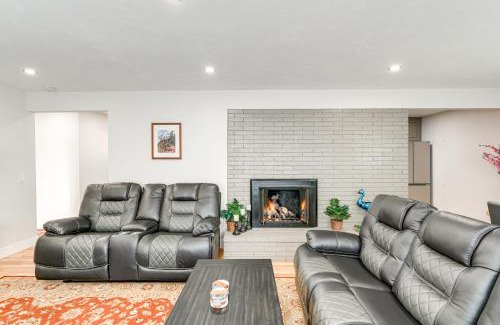 Del Rey Oaks House | 2 Mi to Beach Home with Patio in Del Rey Oaks!