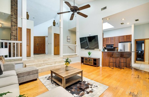 Temple Crest House | 2 Mi to Busch Gardens: Retreat in Scenic Community