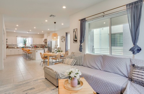Platinum Triangle House | 2 Mi to Disney: Townhome in Anaheim