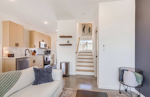 Parkridge House | < 2 Mi to Dtwn: Modern Townhome in Knoxville