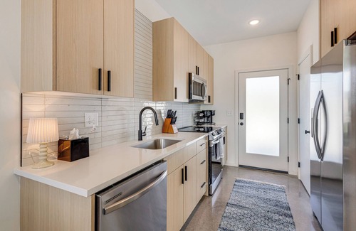 Parkridge House | < 2 Mi to Dtwn: Modern Townhome in Knoxville