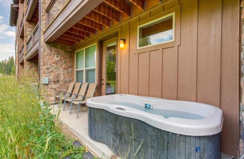 Rendezvous House | 2 Mi to Fraser River Trail Townhome with Hot Tub!