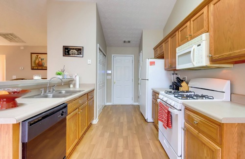 McDonough House | 2 Mi to Heritage Park: Pet-Friendly McDonough Home