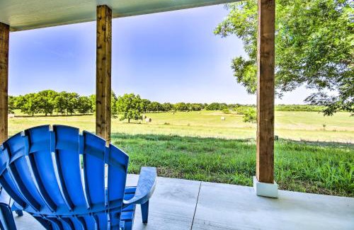 Grove House | 2 Mi to Marinas and Grove Cozy Cabin with Grill