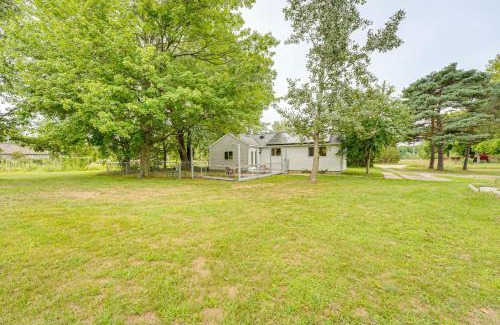Muskegon House | 2 Mi to Michigans Adventure Family Home with Patio