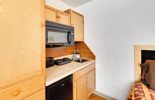 Malta Apartment | 2 Mi to River: Malta Retreat w/Community Grills!