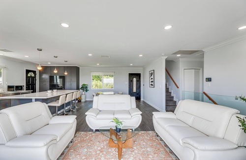 South Arroyo House | 2 Mi to Rose Bowl Stadium: Mtn-View Gem w/ Patio