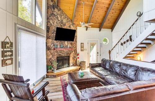 Lake Arrowhead House | 2 Mi to SkyPark at Santas Village Family Cabin