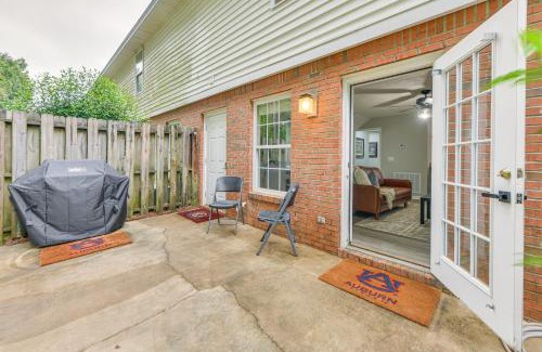 Auburn Apartment | 2 Mi to Tiger Territory! Condo with Community Pool