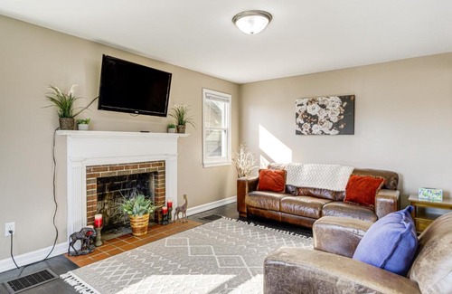 Dayton House | 2 Mi to UD Pet-Friendly Home with Fenced Yard!