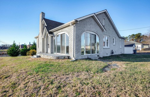 Kannapolis House | 2 Mi to Village Park: Family & Pet-Friendly Home