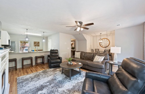 Auburn Condo | 2 miles from the stadium AND convenient to EVERYTHING!