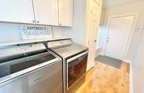Benton Harbor House | 2 miles to downtown St. Joseph and 1/2 mile to beaches