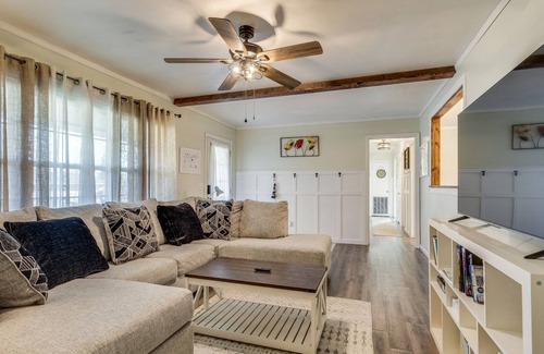 Johnson City House | 2 Miles to ETSU, Hospital & Privacy fenced yard w/ multiple outside seating