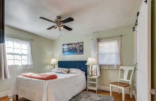 Johnson City House | 2 Miles to ETSU, Hospital & Privacy fenced yard w/ multiple outside seating